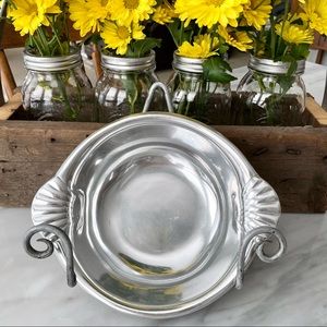 Wilton Armetale•Vintage Scallop Handle Round Bowl•Cast Aluminum•10”x 2.5”